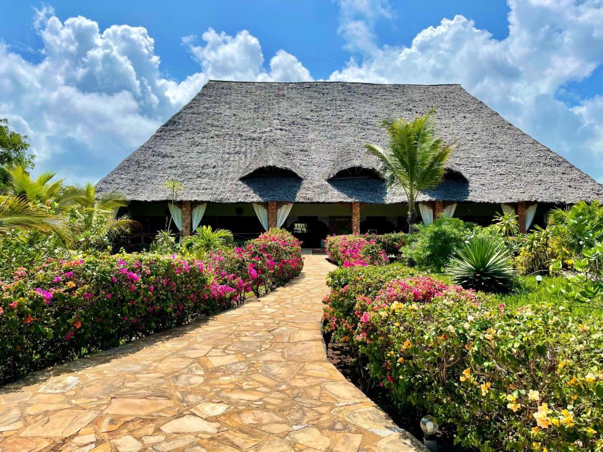 The Sands Beach Resort Bwejuu Bagian luar foto