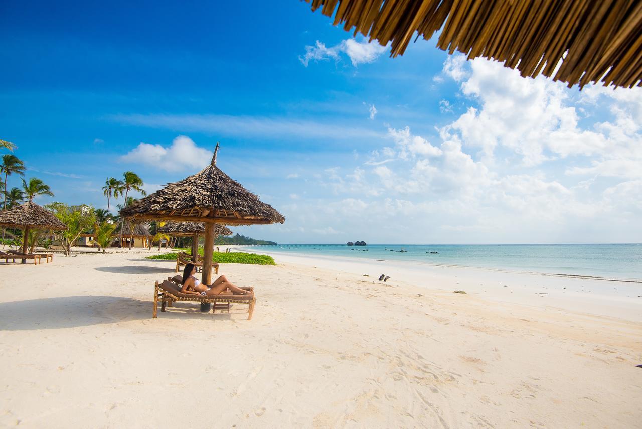 The Sands Beach Resort Bwejuu Bagian luar foto