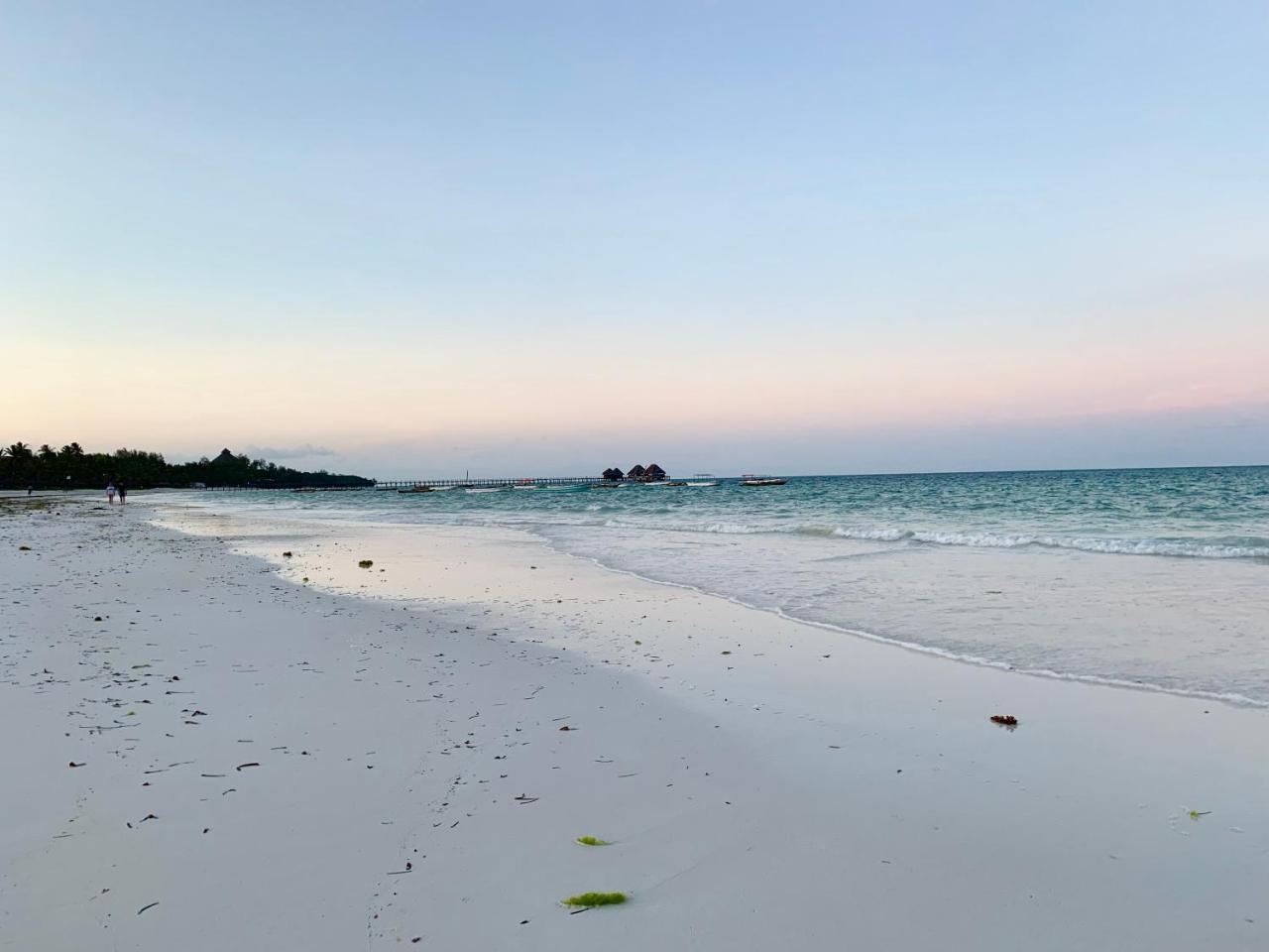 The Sands Beach Resort Bwejuu Bagian luar foto