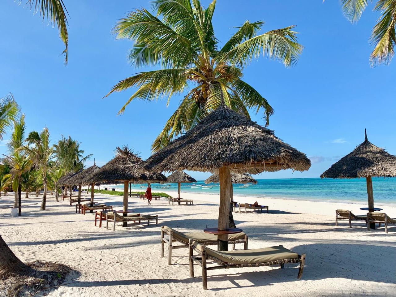 The Sands Beach Resort Bwejuu Bagian luar foto