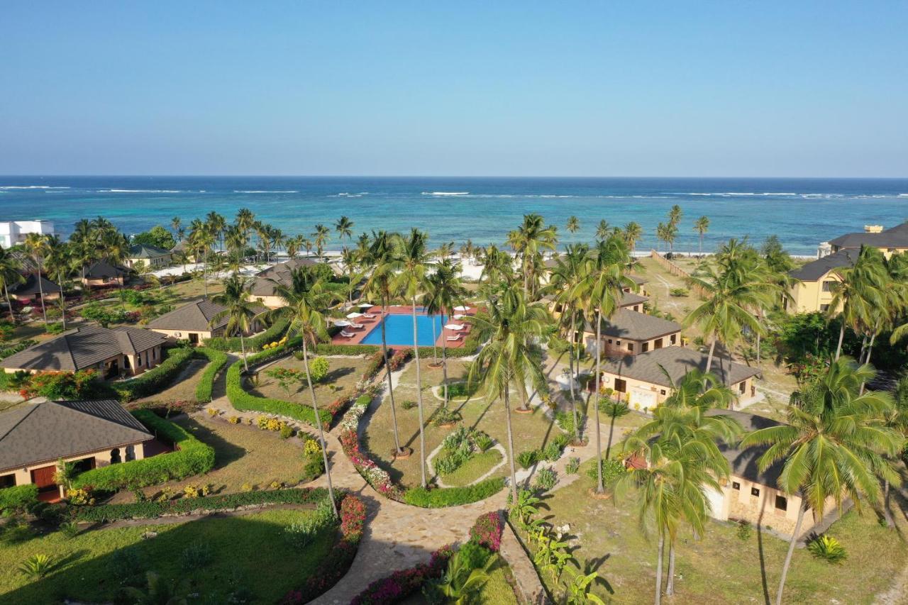 The Sands Beach Resort Bwejuu Bagian luar foto