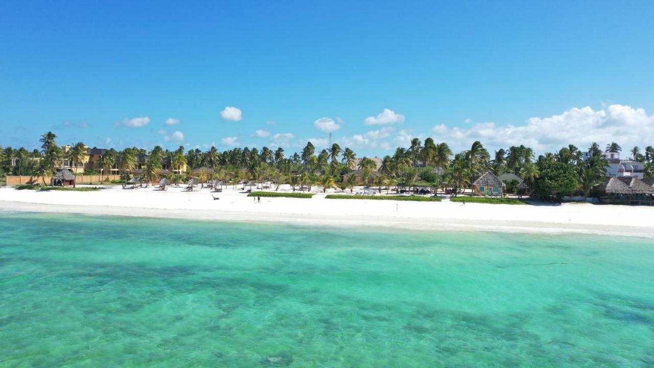 The Sands Beach Resort Bwejuu Bagian luar foto